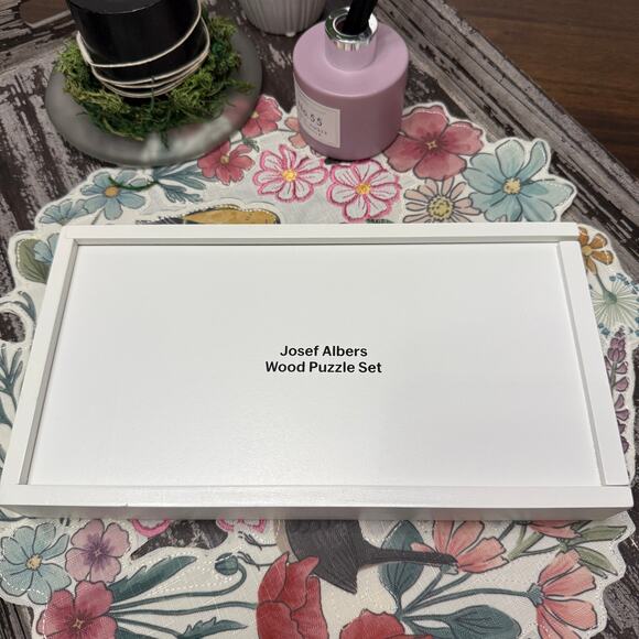 Josef Albers MoMA Wood Puzzle Set – 6 Mini Puzzles in Box - Picture 2 of 13